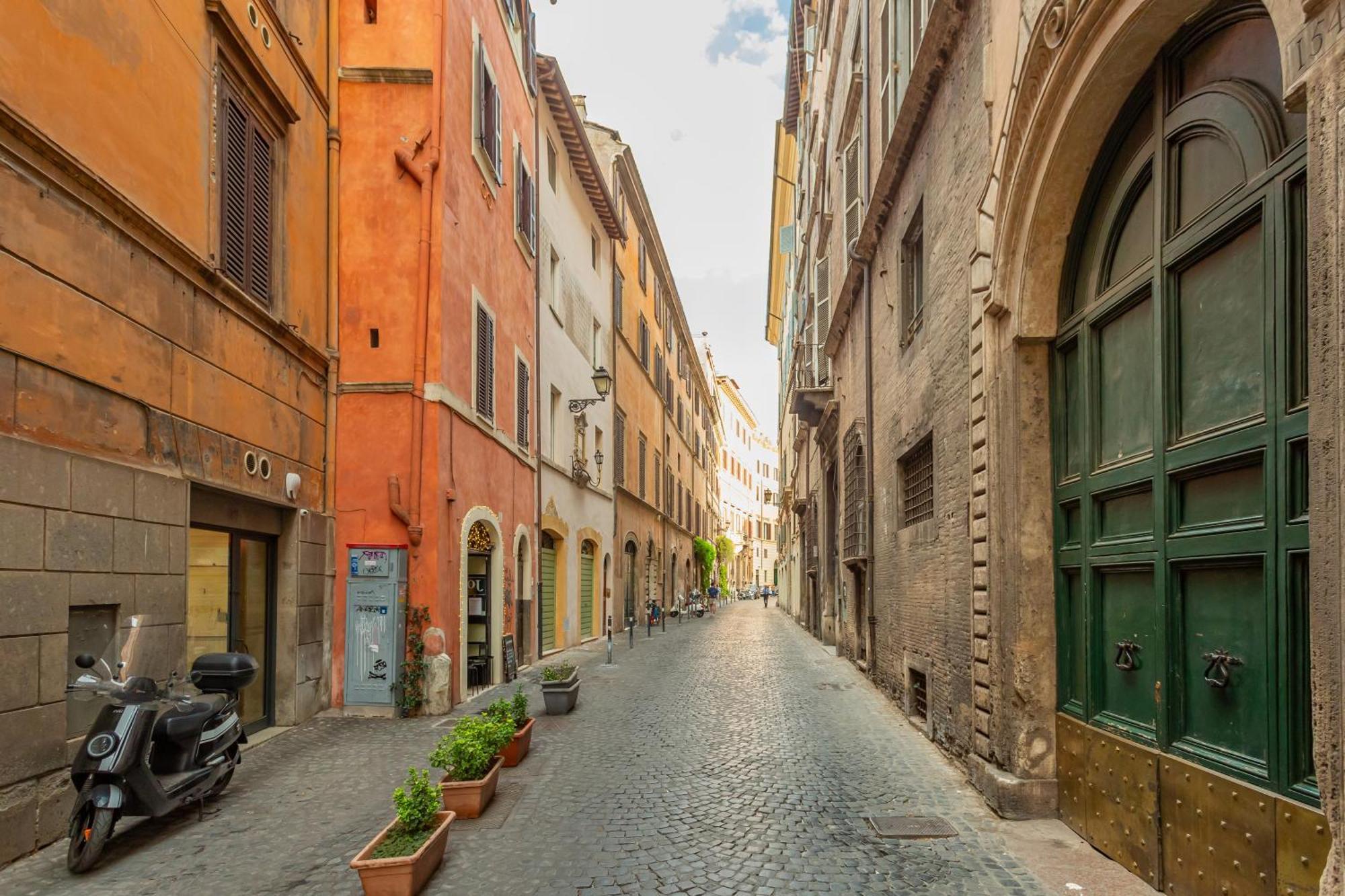 Old Monserrato In Campo De' Fiori Roma Exterior foto